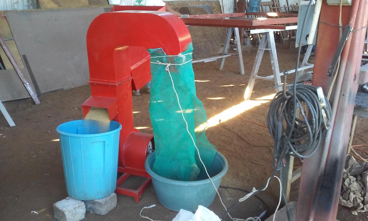 MAQUINA LIMPIADORA DE AMARANTO CRIVAS CON MOVIMIENTO DEPOSITO Y MOTOR DE 1/2 HP